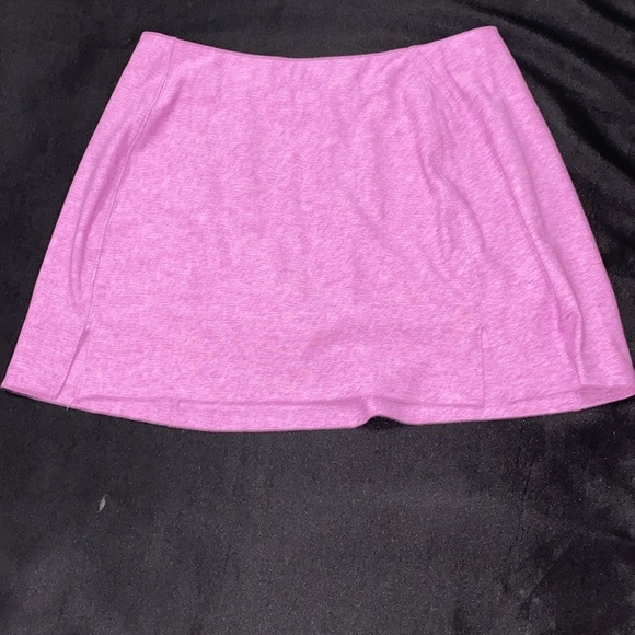 NWT Outdoor Voices Size large Hydrangea Pink Warmup Skort inseam 2.5” waist 30” - Picture 9 of 10